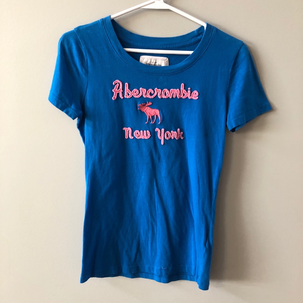 Abercrombie and Fitch women’s tee. Medium.